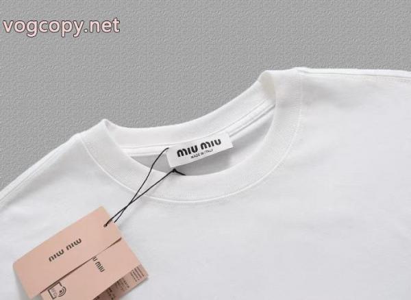 激安即発 着心地のいい 今話題!ブランド 品 コピーMIUMIU半袖Tシャツ 5