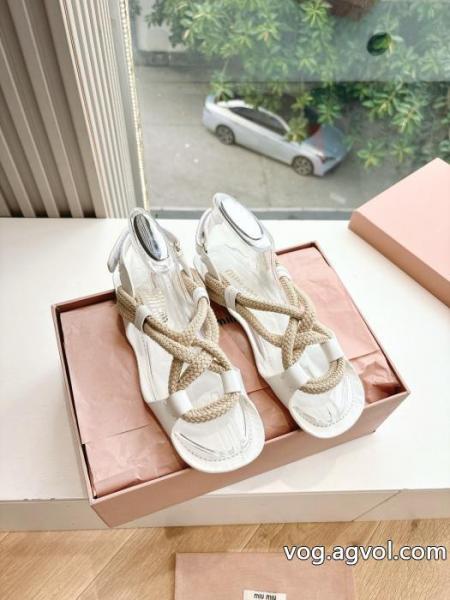 オシャレな逸品 滑らかなレザー 雑誌掲載 こだわり高級ブランド コピー 優良店ミュウミュウブーツ.. 0 
