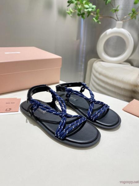 ミュウミュウコピー 商品 通販【激安価格別】 お洒落さんの愛用率が高い カジュアルスタイルを軽快に .. 0