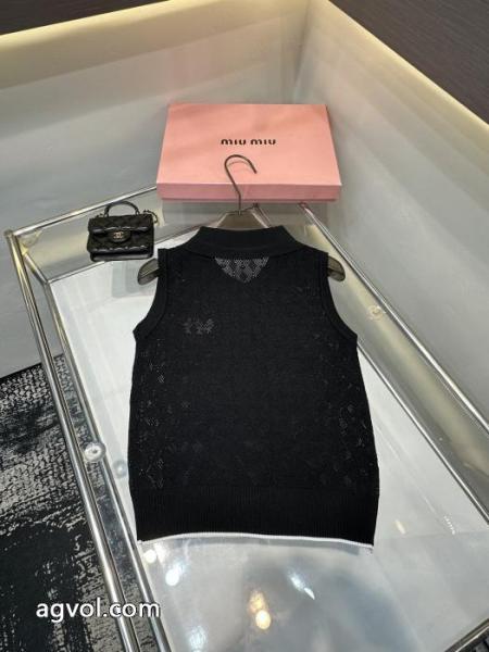 MIUMIU半袖Tシャツ期間限定SALE 注目する憧れブランドの新作 最先端ファション激安 通販 専門店 5