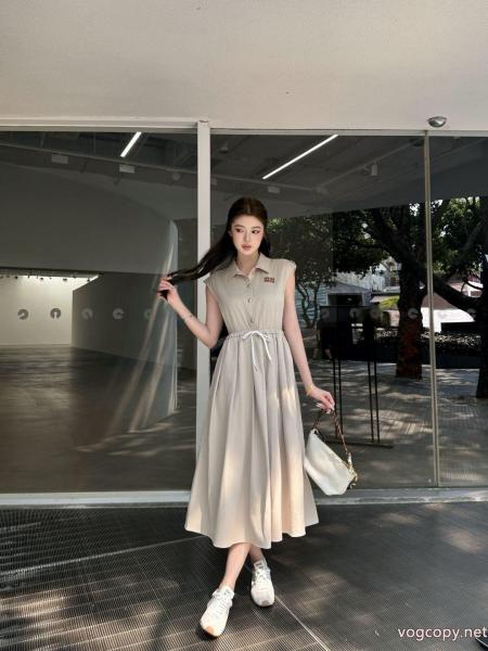 ワンピースブランド コピー 品MIUMIU新作デザイン新色 落ち着いた大人の雰囲気に 人気ブランド. 0