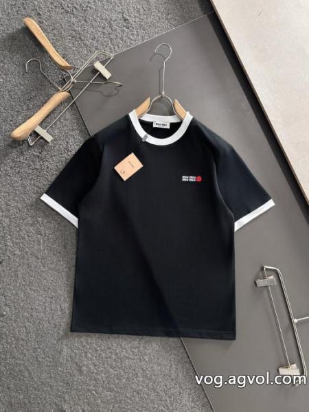 MIUMIU日本未発売 着心地良く 人気アイテムが勢ぞろい半袖Tシャツ偽物 ブランド 0 