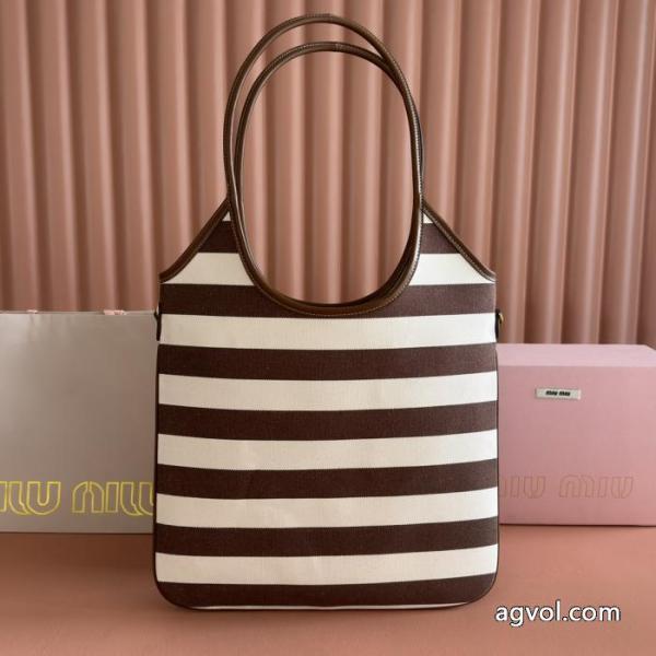 MIUMIUブランド スーパー コピー 店舗大人のブランド キレイめおしゃれ 人気セール大人気.. 2