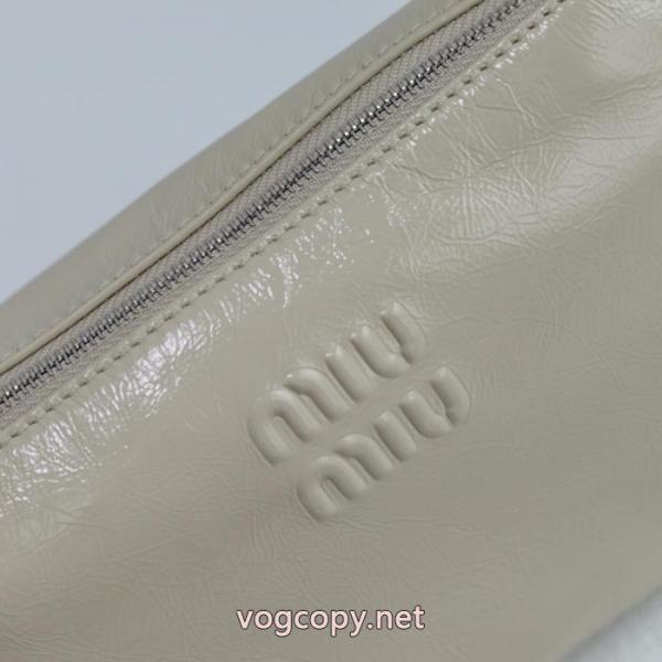 バッグ目玉商品 ロゴが素敵 世界が注目するスーパー コピー ブランド 通販ミュウミュウ. 2