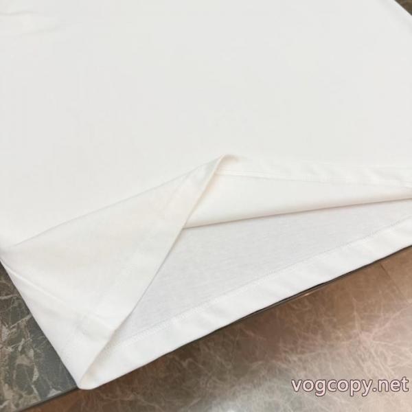 ミュウミュウ偽 ブランド 販売26新作限定版プリント 2026新作大注目 大胆なチェックの人気トレンド短袖. 5 