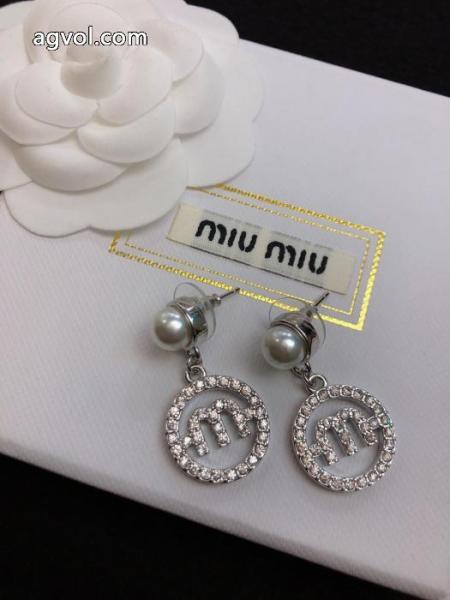 MIUMIUアクセサリー 2026ブランド コピー2026最新コラボ完売間近 入手困難 セレブも愛用商品 限定数限り.. 2