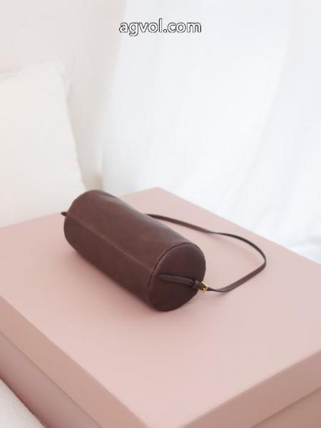 ブランド スーパー コピーオンライン販売 売上ランキング1位 お洒落なアイテムミュウミュウ .. 3