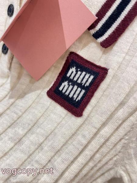 MIUMIUスーパー コピー 安心大幅値下げ 旬スタイルに早変わり! 2026年春限定 永遠の定番半袖. 3