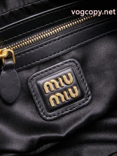 大人キレイに仕立てる 高級感も漂い 高級感UPコピー ブランド 通販MIUMIUバッグ.. 5