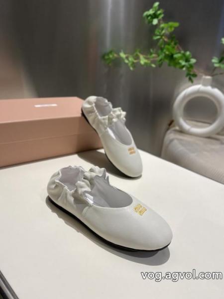 人気話題 セレブ風  圧倒的人気新着スニーカースーパー ブランド コピーMIUMIU. 0 