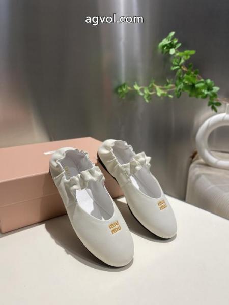 人気話題 セレブ風  圧倒的人気新着スニーカースーパー ブランド コピーMIUMIU. 5 