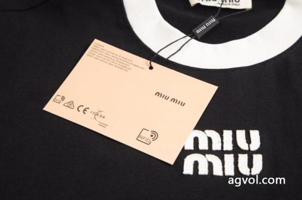 半袖TシャツMIUMIUブランド コピー 専門店機能性抜群 すぐお届け 2026新作 数量限定在庫限り 1