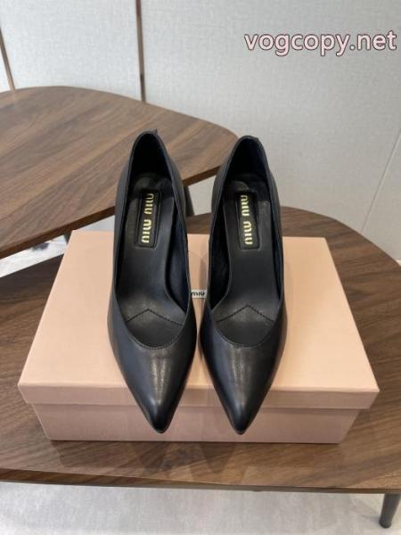 サンダルMIUMIUスーパー コピー 安心シーン問わずに使える 大人気可愛い 入手困難.. 1