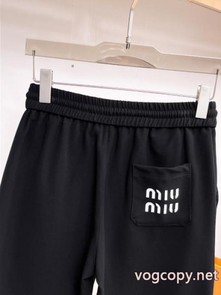 MIUMIU大人っぼい 便利でかわいい 防热性に優れたズボンスーパー コピー 通販 優良. 4