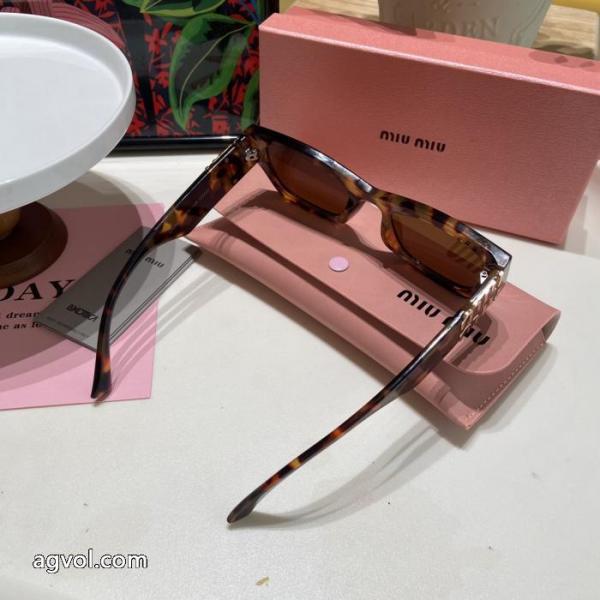 スーパー コピー 品MIUMIUサングラス人気商品最新作 ファッションスタイル 期限限定! 4