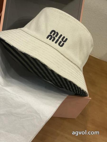帽子通販 ブランドおすすめ大人かわいい着こなし 最落なし! 希少! VIPセール限定品ミュウミュウ.. 3