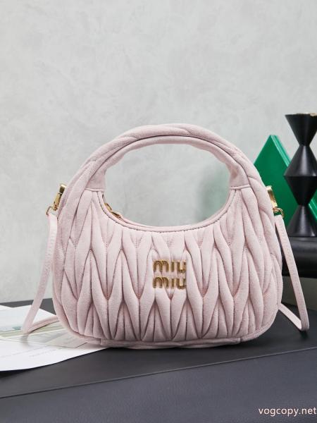 コピー ブランド 優良MIUMIUバッグ人気の定番カラー 限定品 今シーズンのトレンドアイテム 正規品.. 0 