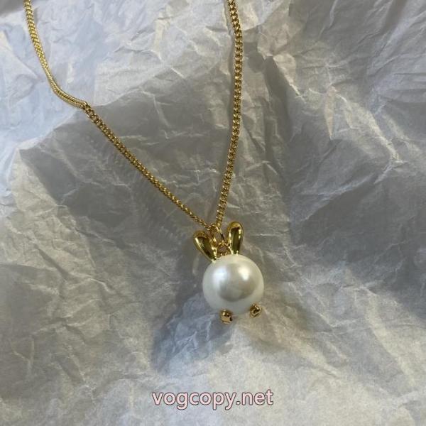 ブームは再熱中 お洒落自在 衝撃セールで破格偽物 ブランド 販売アクセサリーMIUMIU.. 5