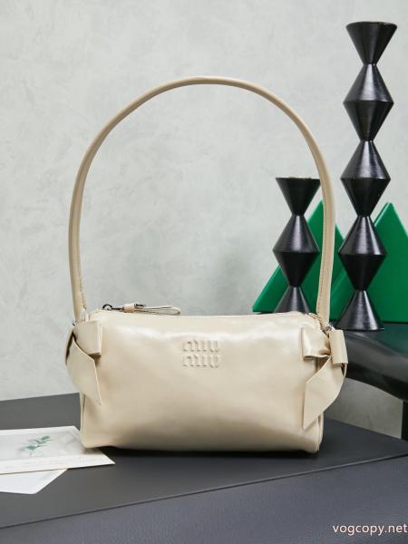 スーパー コピー 品MIUMIUバッグ大人で素敵 好評なアイテム 相性の良い. 0