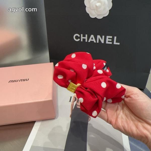 MIUMIUブランド コピー 販売 店アクセサリー限定セールお買い得 今年買い足したい! 着るだけオシャレ上級者.. 4