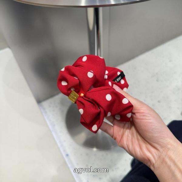 MIUMIUブランド コピー 販売 店アクセサリー限定セールお買い得 今年買い足したい! 着るだけオシャレ上級者.. 6