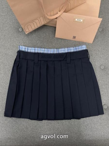 スラックス雑誌掲載 HOT人気セール 大絶賛! MIUMIUブランド コピー s 級.. 1
