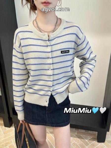 偽 ブランド大変大人気2026 数量限定お買い得 輝かしいMIUMIUコート 1