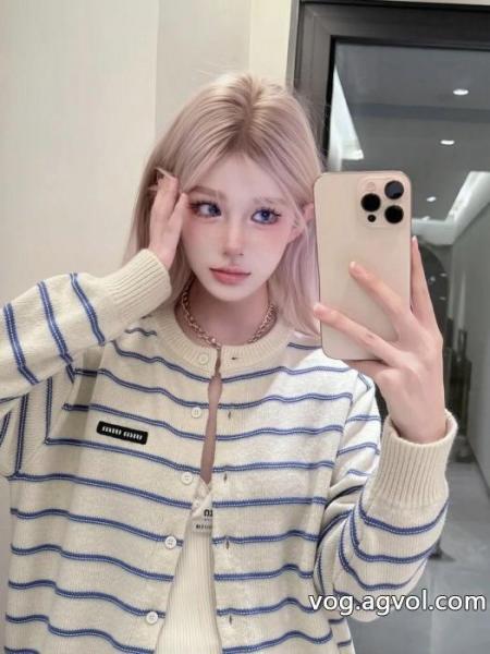 偽 ブランド大変大人気2026 数量限定お買い得 輝かしいMIUMIUコート 0
