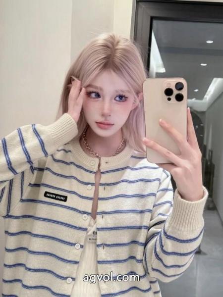 偽 ブランド大変大人気2026 数量限定お買い得 輝かしいMIUMIUコート 2