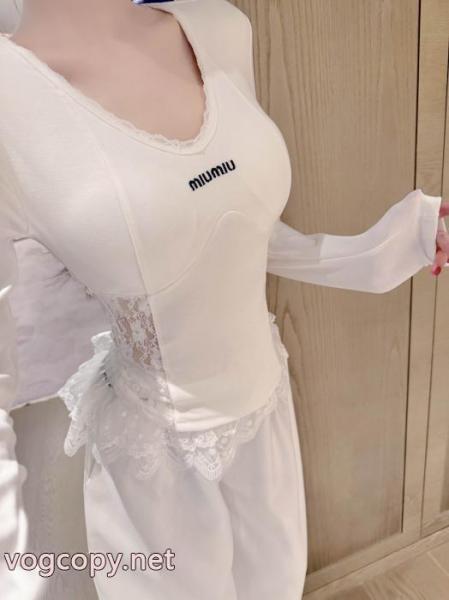 tシャツ送料込 追跡付 魅力が光る ファッションの最先端!MIUMIU偽物 通販. 4