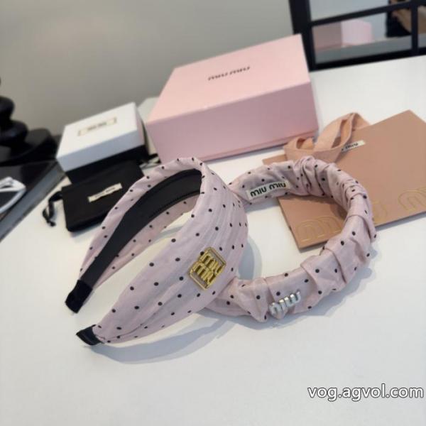 雑貨小物ブランドコピー品質保証定番人気 ファッションスタッズ 存在感絶大スタイルMIUMIU.. 0 