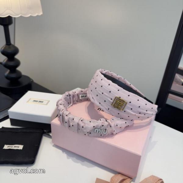 雑貨小物ブランドコピー品質保証定番人気 ファッションスタッズ 存在感絶大スタイルMIUMIU.. 6 