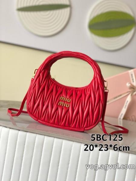 バッグ1年中活躍する お得低価 話題の商品偽物 ブランドMIUMIU.. 0 