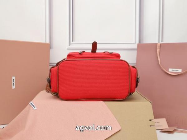 バッグこれからの季節にピッタリ 大人のこなれた着こなし 完売前にスーパー コピー 品MIUMIU.. 5 