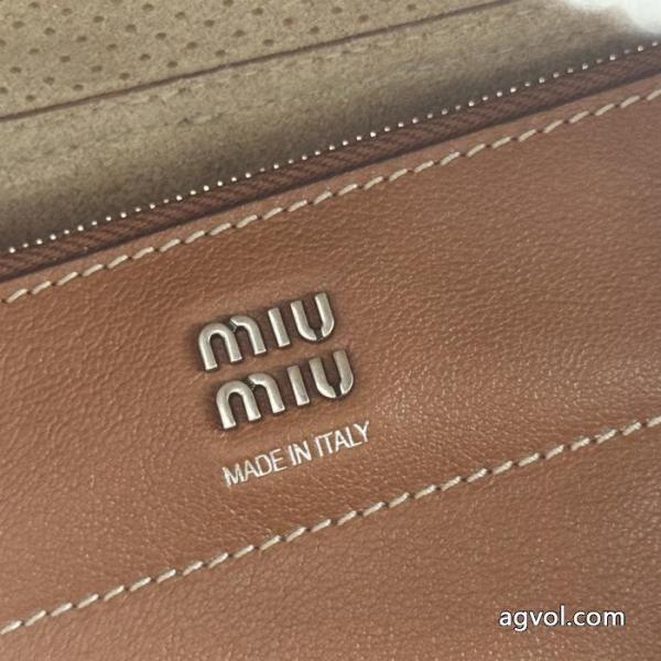 MIUMIUバッグブランド コピー 販売店暖かさと軽さを兼ね備えた 注目なアイテム 限定セール正規品.. 6 
