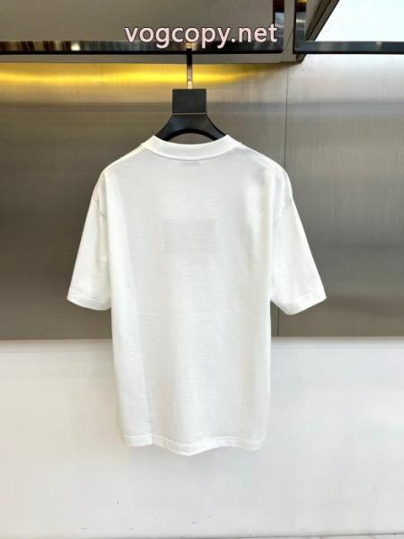 MIUMIU精巧な逸品 2026冬更新人気商品 圧倒的な新作半袖Tシャツスーパー コピー ブランド 4