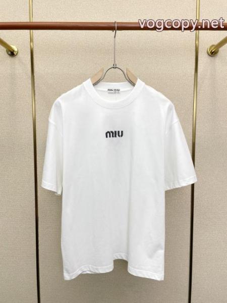 ブランド 品 激安 通販2026年用 肌触りがとても良い 男女通用MIUMIU半袖Tシャツ 4
