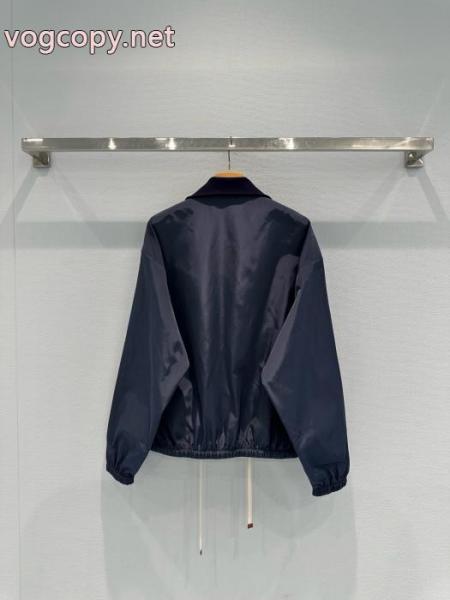 MIUMIU激安 ブランド雑誌掲載 こだわり高級 高級感演出 SS26極上発売ジャケット 2