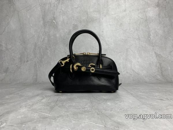 MIUMIUバッグコピー ブランド 通販希少!取り扱い店舗限定 有名人の愛用品 毎日大活躍. 0
