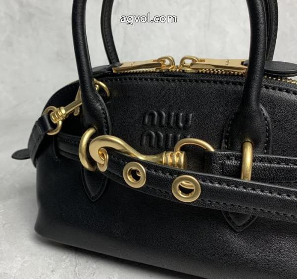 MIUMIUバッグコピー ブランド 通販希少!取り扱い店舗限定 有名人の愛用品 毎日大活躍. 6