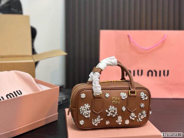 バッグブランド コピーHOT品質保証 毎日大活躍 超特価数量限定ミュウミュウ. 0