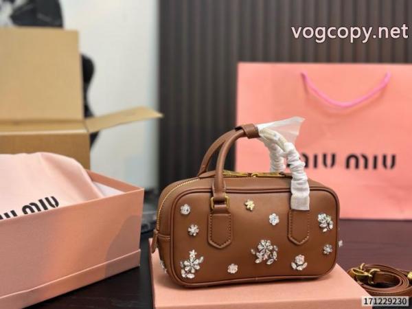バッグブランド コピーHOT品質保証 毎日大活躍 超特価数量限定ミュウミュウ. 4