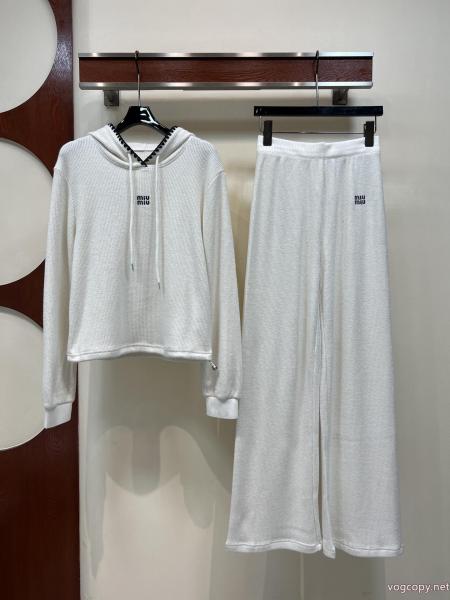 偽物 ブランド 激安セットミュウミュウお手頃価格でGET 個性的なモデル 秋冬ファッション. 0