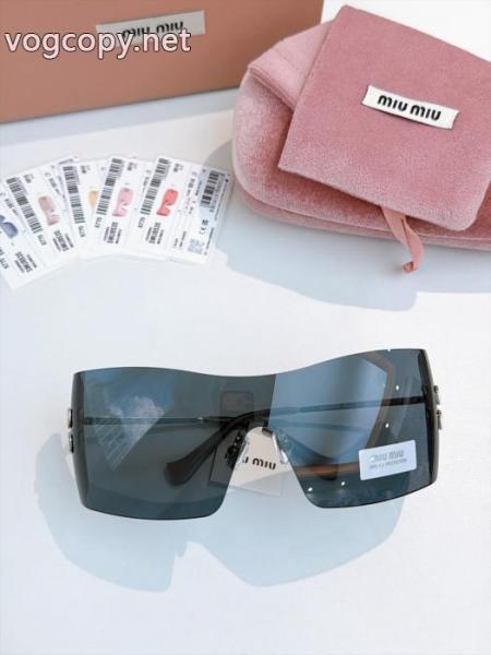 超人気最新作 トレンド入り確実最新コレクション AWサングラスMIUMIU偽 ブランド 販売. 4