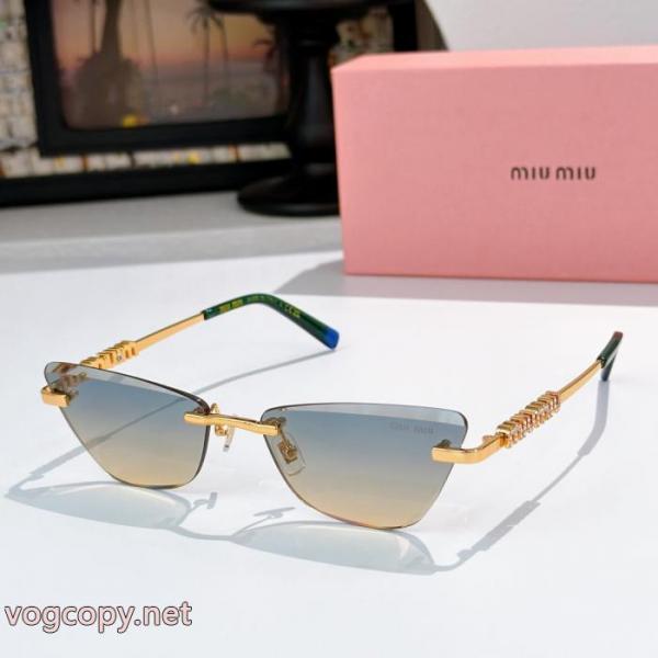 MIUMIUブランド スーパー コピー優しげ人気アイテム 2026秋冬新作続々と登場 ファッション 人気 サングラス. 5 