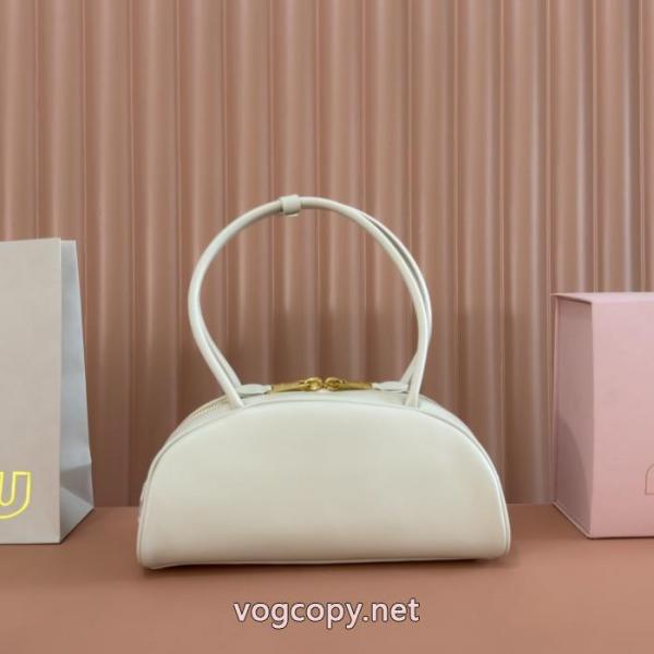 MIUMIU2026即旬な装いに 大特価2026 2026秋冬バッグブランド 偽物 激安. 2