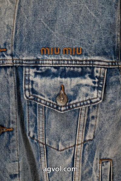 miumiu 2026秋冬新作襟グラデーション磨きホワイトデニムコート男女同型 4