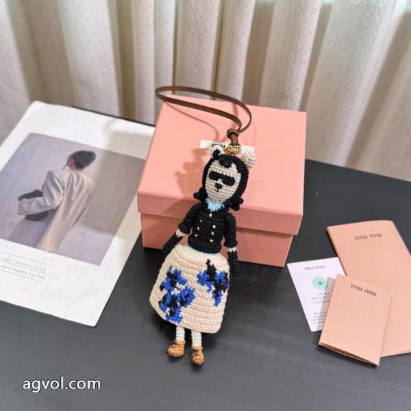雑貨小物MIUMIUブランド スーパー コピー 優良店注目を集める 人気名品 洗練されたおしゃれ感を持つ.. 2