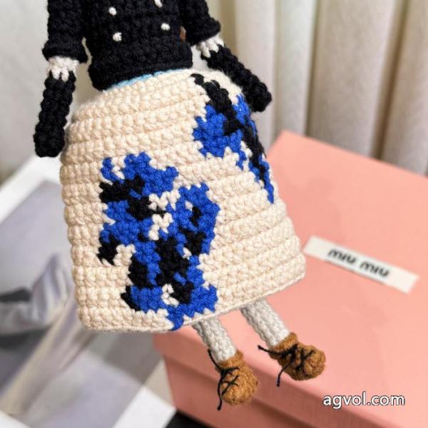 雑貨小物MIUMIUブランド スーパー コピー 優良店注目を集める 人気名品 洗練されたおしゃれ感を持つ.. 5