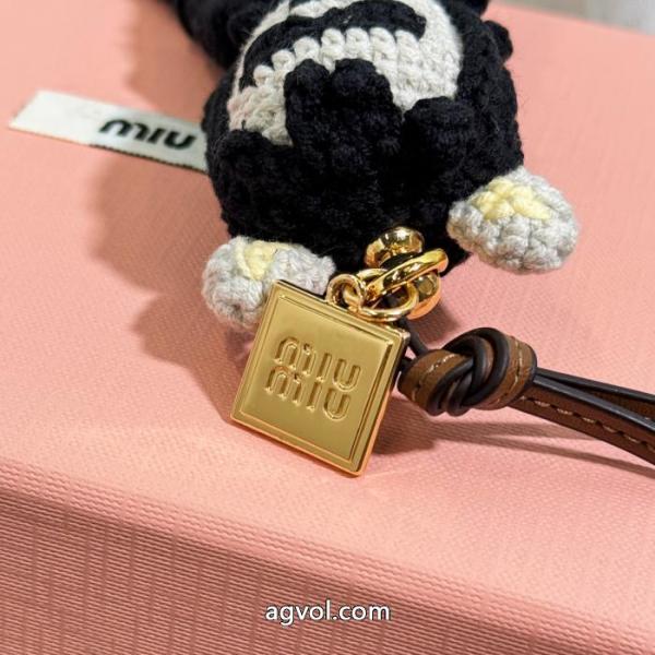 雑貨小物MIUMIUブランド スーパー コピー 優良店注目を集める 人気名品 洗練されたおしゃれ感を持つ.. 6